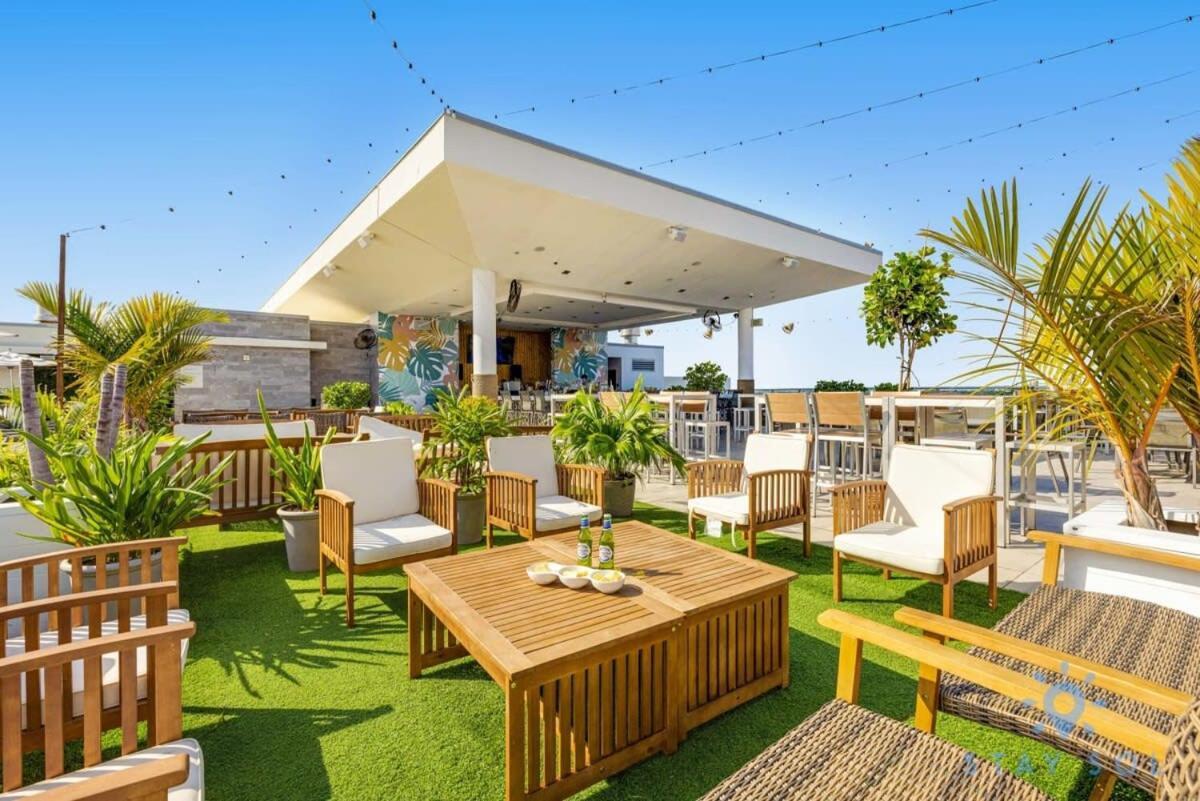 Lx Oasis Beachfront-Rt Infinity Pool Hollywood Exterior foto
